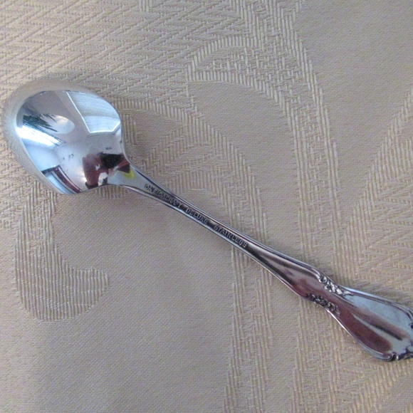 OneidaCraft Deluxe Stainless spoon - Picture 2 of 5
